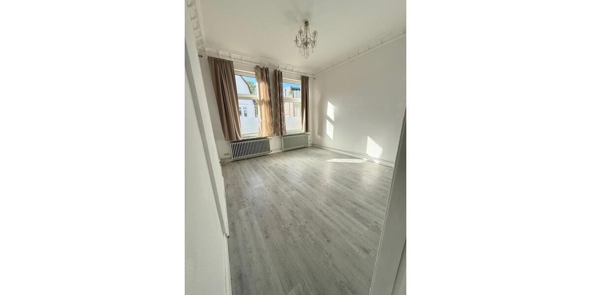 Erdgeschoßwohnung Varel - 4 Zimmer, 90 m&sup2;, 1.000&euro; | Angebot:26607161