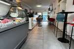Eiscafé mit großer Terrasse in guter Lage zimmer