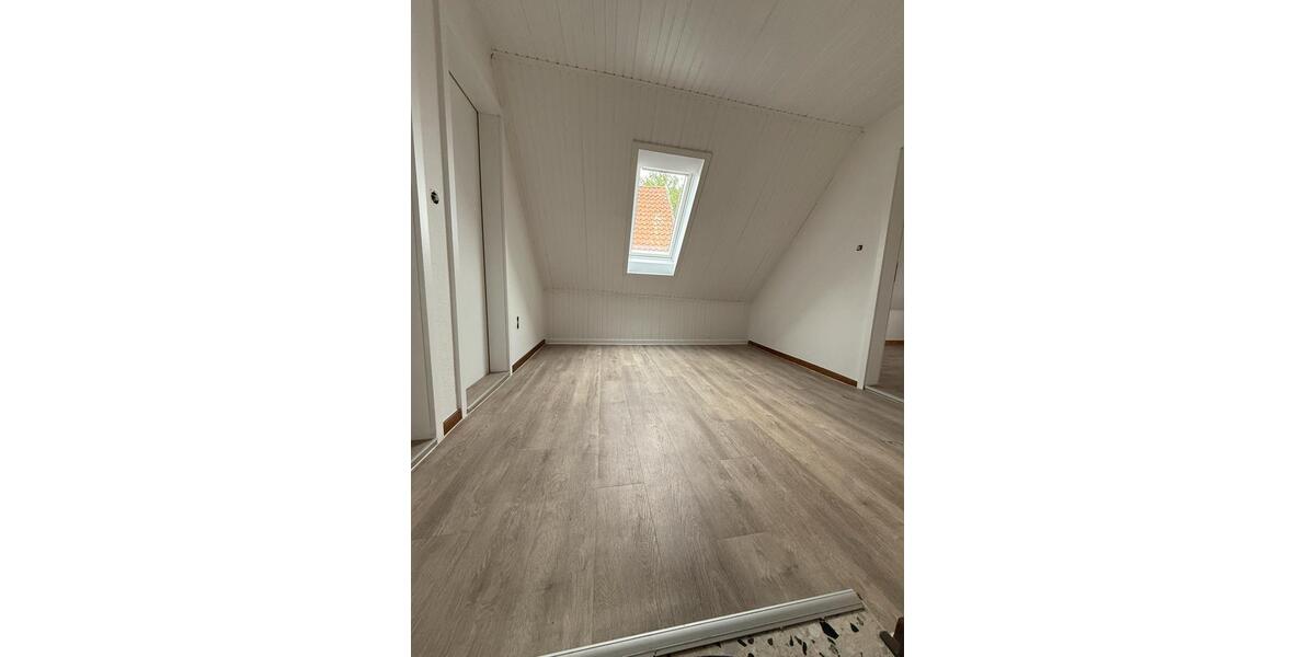 Einfamilienhaus Bergen - 5 Zimmer, 154 m&sup2;, 1.200&euro; | Angebot:26461232