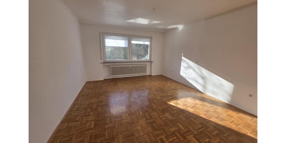 Etagenwohnung Lohfelden - 3 Zimmer, 130 m&sup2;, 950&euro; | Angebot:24542814