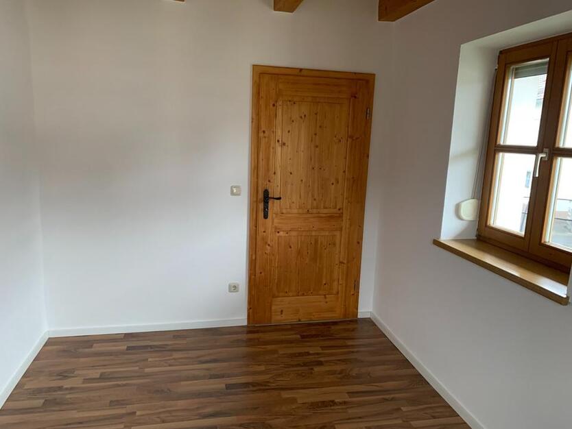 4-Zimmer Wohnung Haushälfte in MettenBerg zu vermieten