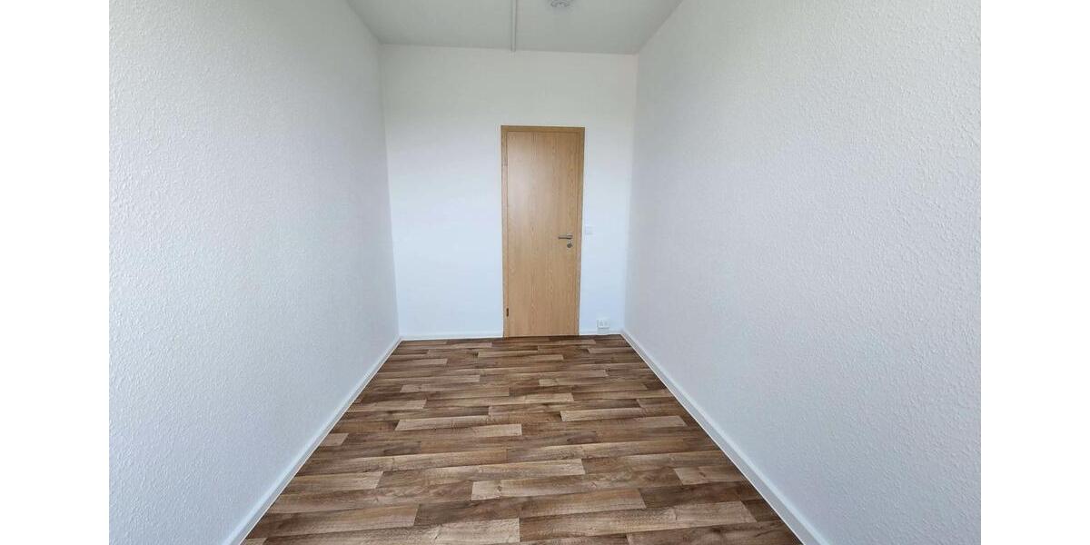 Etagenwohnung Reichenbach im Vogtland - 4 Zimmer, 69 m&sup2;, 320&euro; | Angebot:25989858