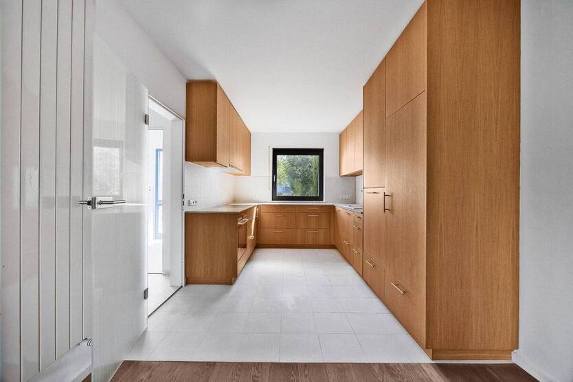 Modernes Reihenhaus mit Sauna & großem Garten in München 8 zimmer