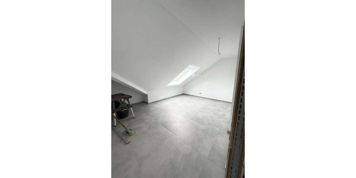 Dachgeschoßwohnung Bad Neuenahr-Ahrweiler Ahrweiler - 4 Zimmer, 125 m&sup2;, 1.325&euro; | Angebot:26091522