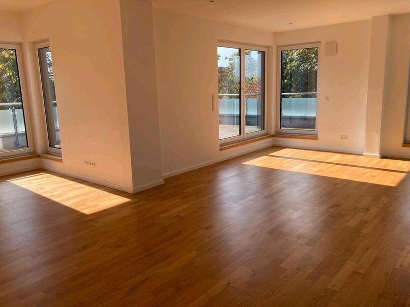Exklusive 4-Zimmer-Penthouse-Wohnung mit Dachterrasse zimmer