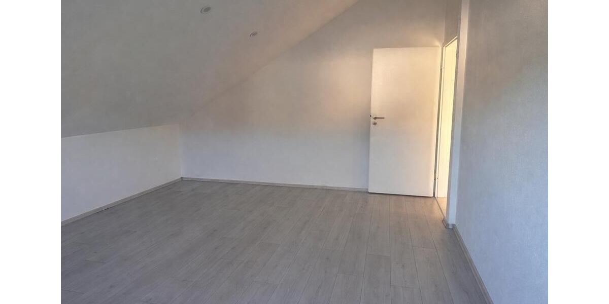 Dachgeschoßwohnung Bad Friedrichshall - 3 Zimmer, 80 m&sup2;, 1.080&euro; | Angebot:26012948