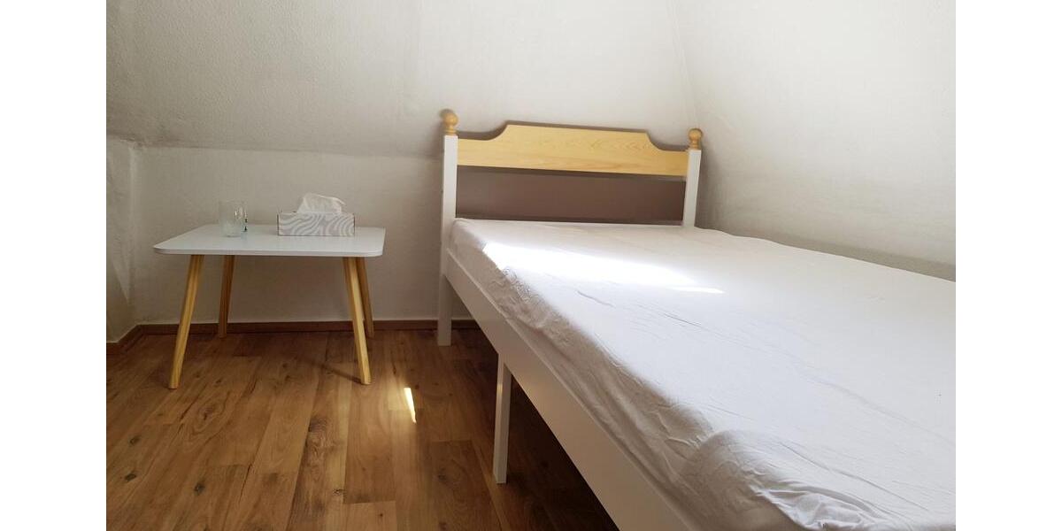 Etagenwohnung Ludwigshafen am Rhein Ludwigshafen-Oggersheim - 1 Zimmer, 16 m&sup2;, 450&euro; | Angebot:26688015