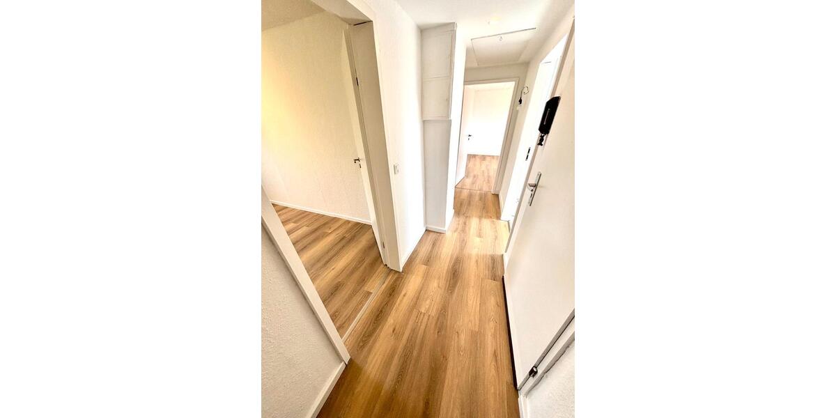 Dachgeschoßwohnung Krefeld - 3 Zimmer, 58 m&sup2;, 680&euro; | Angebot:26613564