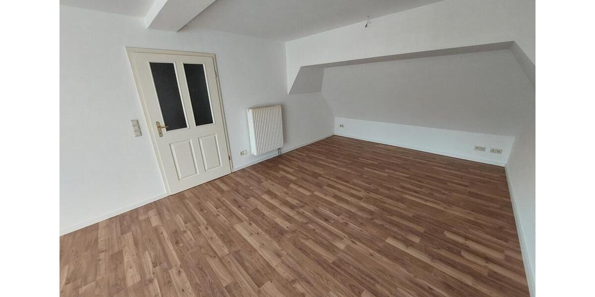 Etagenwohnung Roßwein - 3 Zimmer, 65 m&sup2;, 325&euro; | Angebot:19263247