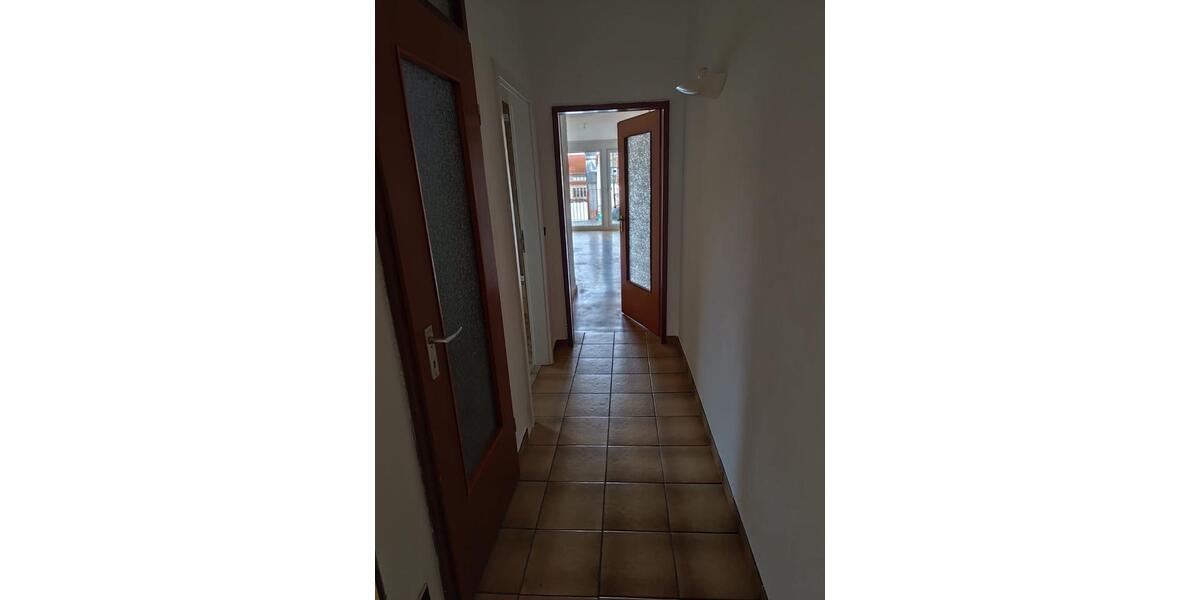 Dachgeschoßwohnung Saarbrücken - 3 Zimmer, 90 m&sup2;, 850&euro; | Angebot:24745389