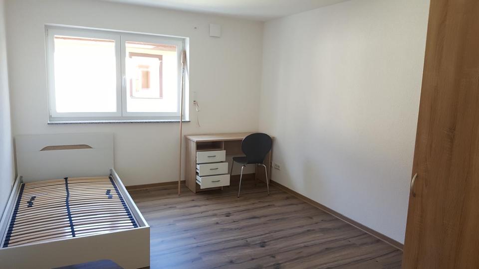 Erdgeschoßwohnung Ravensburg Galgenhalde - 4 Zimmer, 15 m&sup2;, 450&euro; | Angebot:25886736