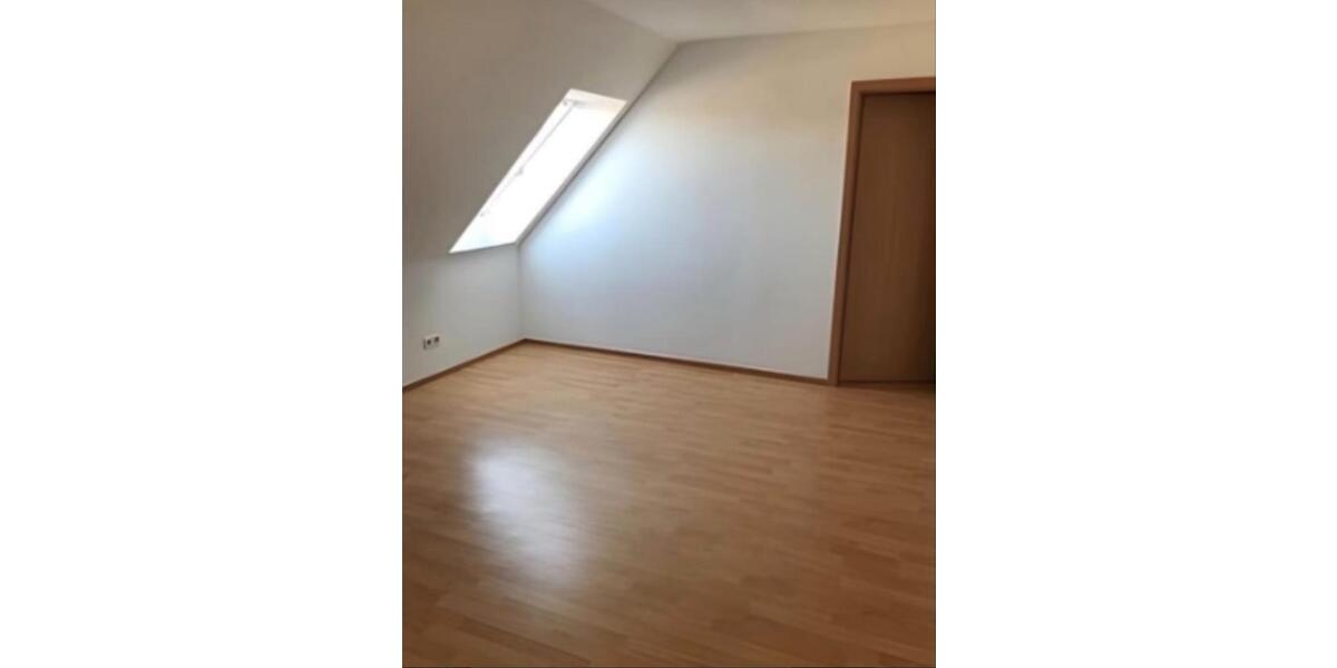 Etagenwohnung Gräfenhainichen - 3 Zimmer, 76 m&sup2;, 760&euro; | Angebot:26534431