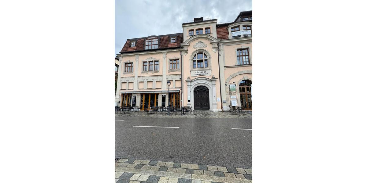 Attraktive Bürofläche mit großem Empfangsbereich in zentraler Lage zimmer