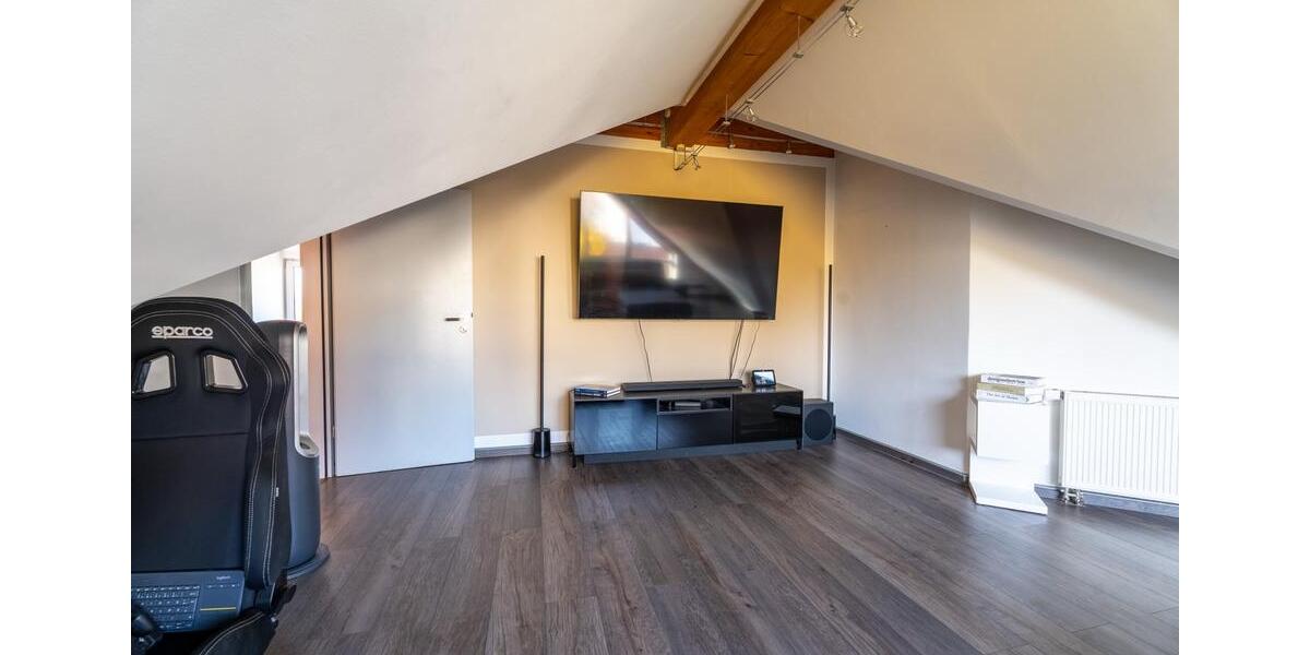 Dachgeschoßwohnung Wiesbaden Mainz-Amöneburg - 2.5 Zimmer, 104 m&sup2;, 1.200&euro; | Angebot:26547082
