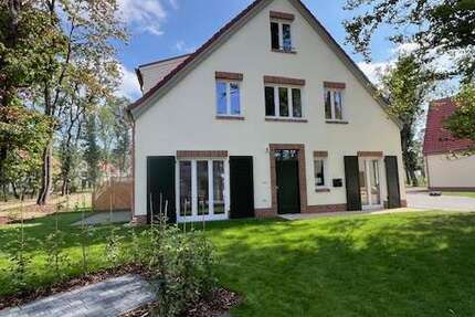 Haus zum Mieten in Beelitz 1.879 € 131.34 m²