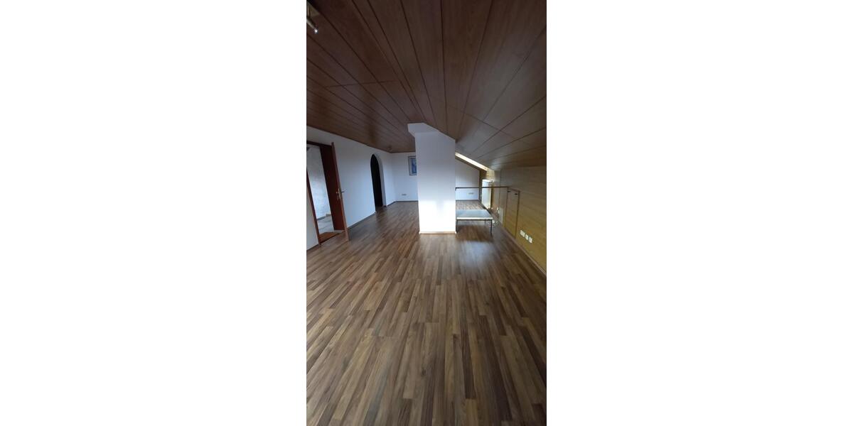 Dachgeschoßwohnung Forst - 2 Zimmer, 75 m&sup2;, 650&euro; | Angebot:26611963