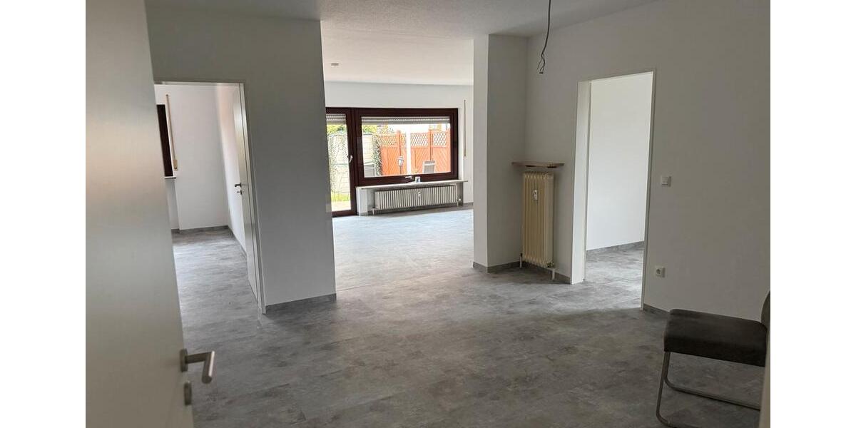 Erdgeschoßwohnung Bayreuth City - 4.5 Zimmer, 105 m&sup2;, 1.200&euro; | Angebot:26560547