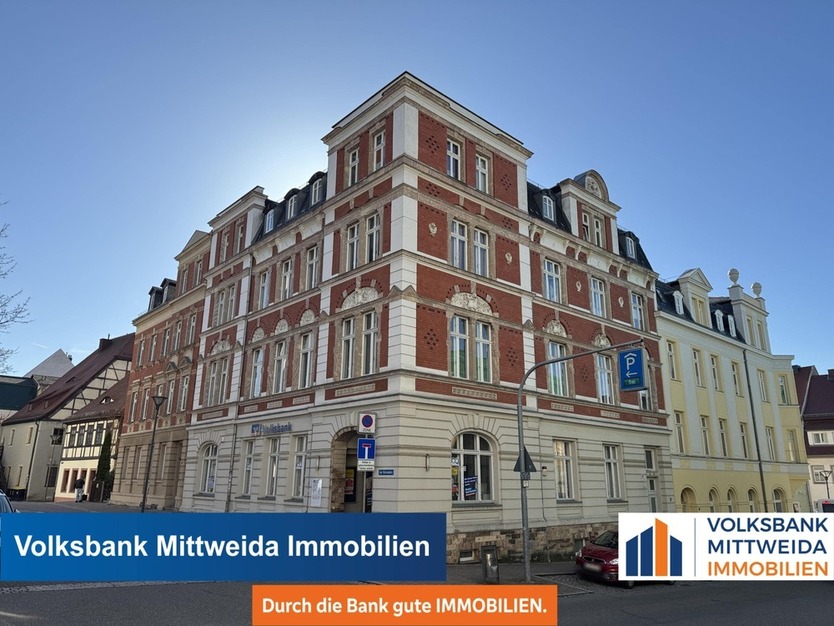 Helle 2,5-Zimmer-Dachgeschoßwohnung im Zentrum -Einbauküche auf Wunsch möglich!