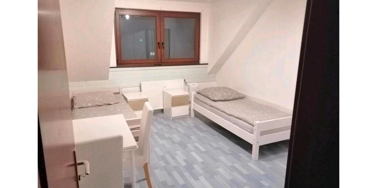 Etagenwohnung Lohmar - 1 Zimmer, 21 m&sup2;, 400&euro; | Angebot:25647899