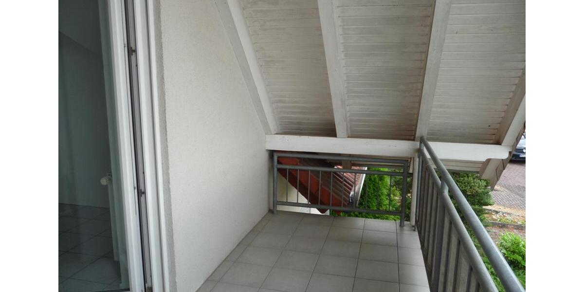 Gepflegte 3-Zimmer-DG-Wohnung, Tel.: 0171 8310089 3 zimmer