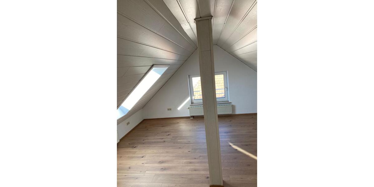 Dachgeschoßwohnung Aalen Unterkochen - 3 Zimmer, 78 m&sup2;, 950&euro; | Angebot:26153657