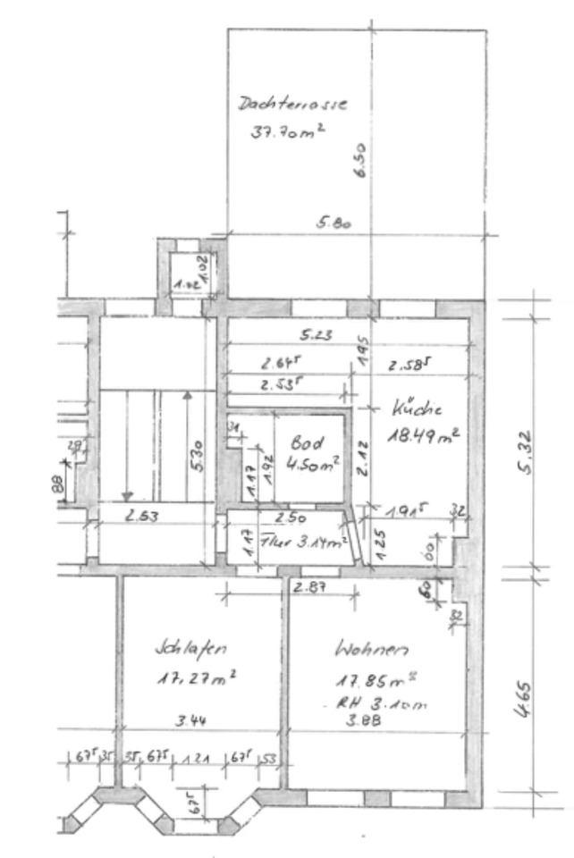 Zentrale 3-Zimmer-Wohnung mit EBK und Dachterrasse