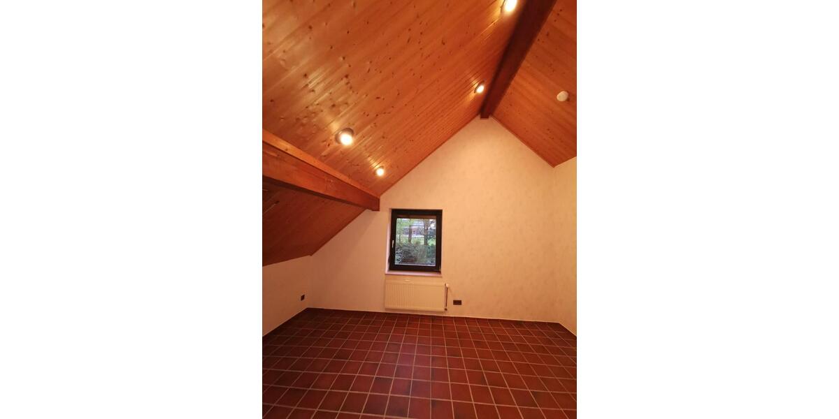 Dachgeschoßwohnung Garrel - 6 Zimmer, 120 m&sup2;, 850&euro; | Angebot:25631775