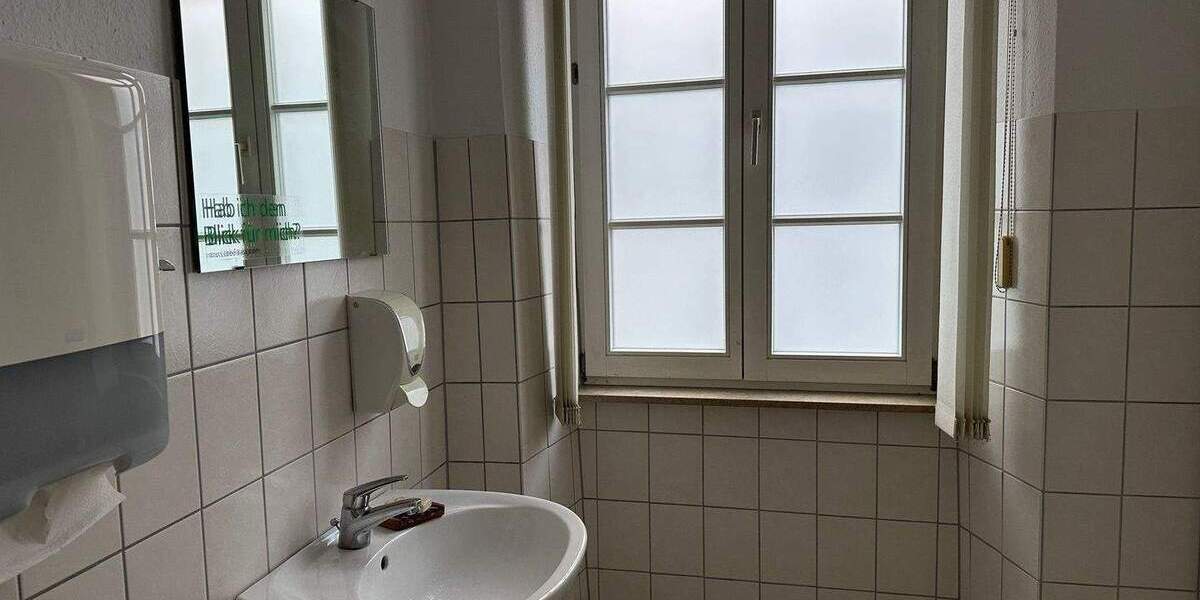 Gewerbeobjekt Endingen - 5 Zimmer, 210 m&sup2;, 2.100&euro; | Angebot:25662185