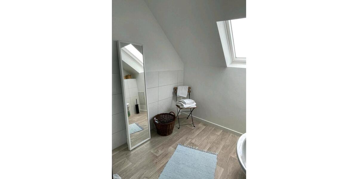 Dachgeschoßwohnung Riedstadt - 2 Zimmer, 77 m&sup2;, 830&euro; | Angebot:24893209