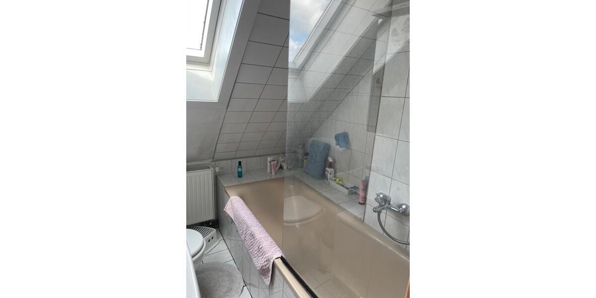 Dachgeschoßwohnung Langenhagen - 3 Zimmer, 65 m&sup2;, 900&euro; | Angebot:26638137