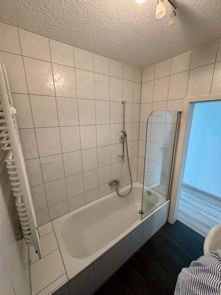 2 Zimmer Wohnung (Balkon, TG), hell, großzügig, Toplage zimmer