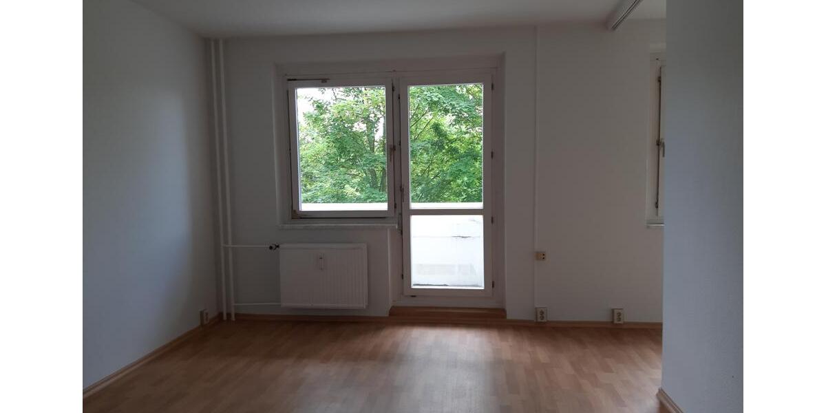 Etagenwohnung Werdau - 1 Zimmer, 33 m&sup2;, 200&euro; | Angebot:26006922