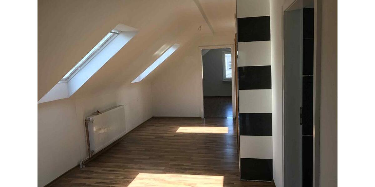 Dachgeschoßwohnung Oldenburg Dobbenviertel - 3.5 Zimmer, 100 m&sup2;, 1.150&euro; | Angebot:26677748