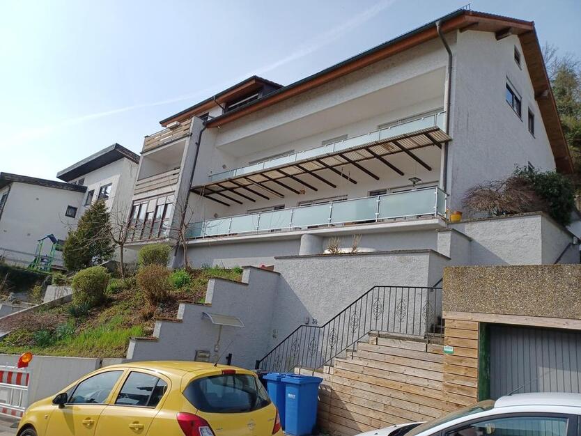 Charmante Wohnung mit Neckarblick: Ihr Traumzuhause in ruhiger Lage mit EBK, Garten und Garage!