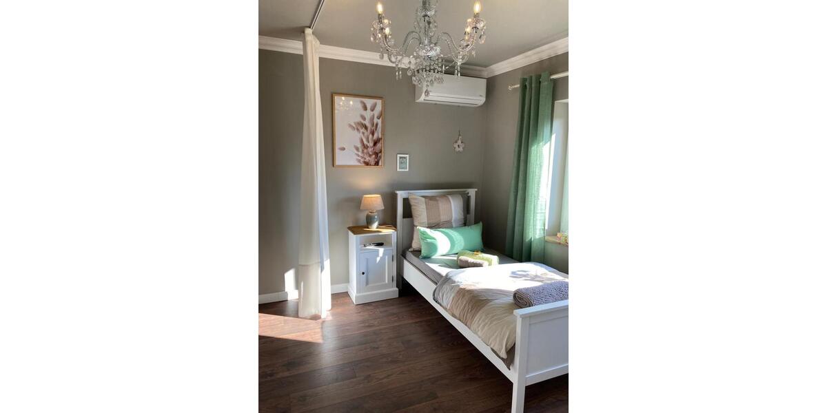 Wohnen auf Zeit Bornheim - 8 Zimmer, 120 m&sup2;, 39&euro; | Angebot:14543309