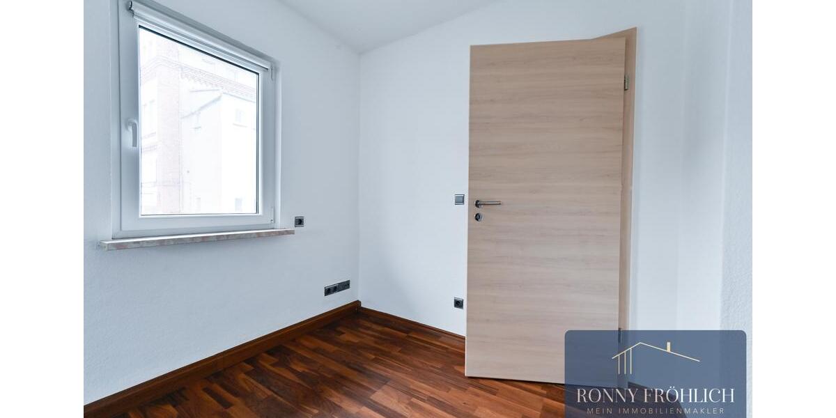 XL 5-Raum-Wohnung in Lauter-Bernsbach mit Einbauküche und viel Platz zu Mieten 5 zimmer