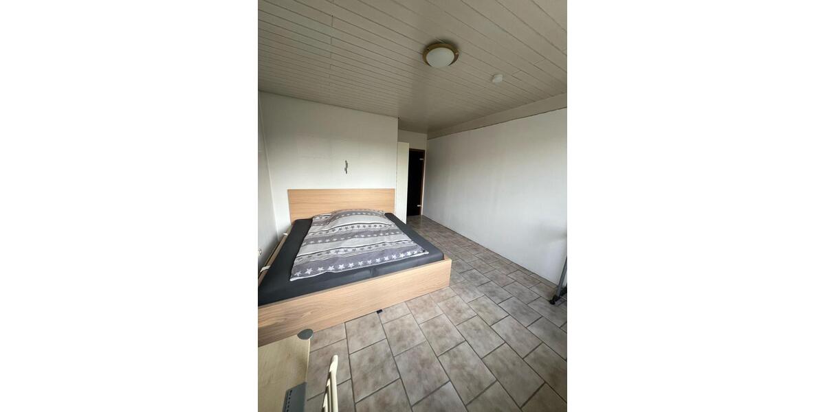 Wohnen auf Zeit Erkrath - 14 Zimmer, 200 m&sup2;, 600&euro; | Angebot:25550416