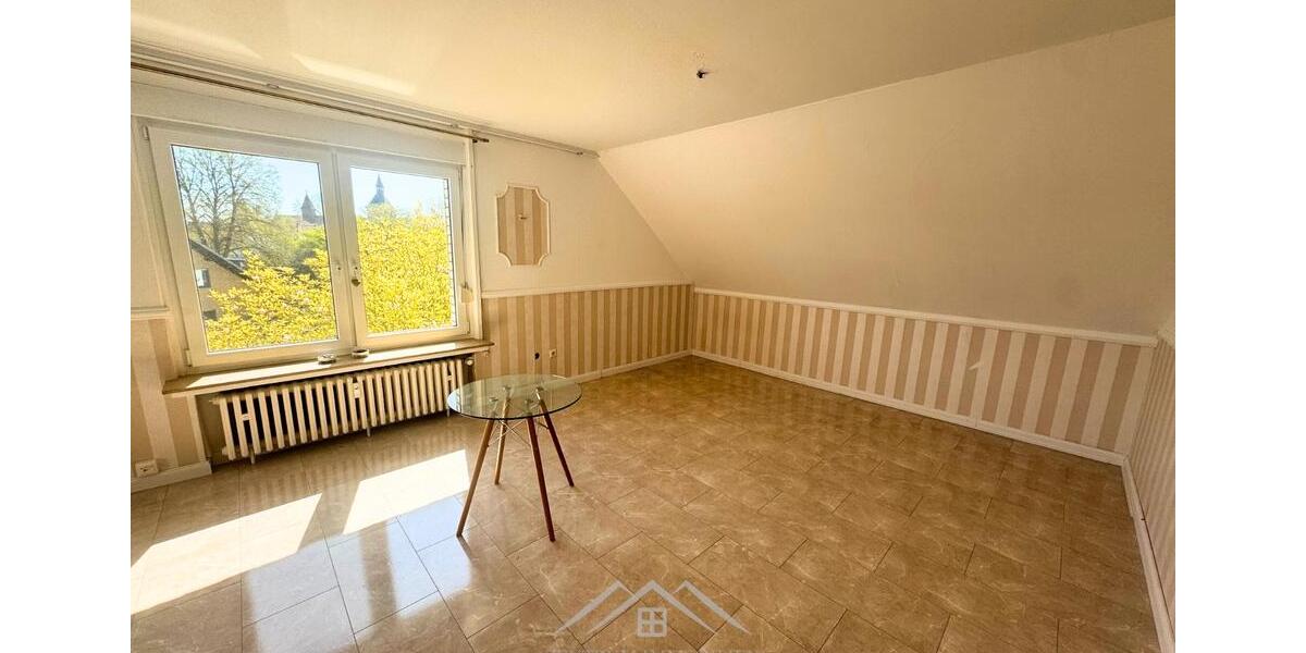 Dachgeschoßwohnung Hessisch Oldendorf - 3 Zimmer, 85 m&sup2;, 800&euro; | Angebot:26591128