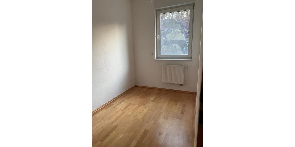 Erdgeschoßwohnung Kreuztal - 3.5 Zimmer, 85 m&sup2;, 770&euro; | Angebot:25311114