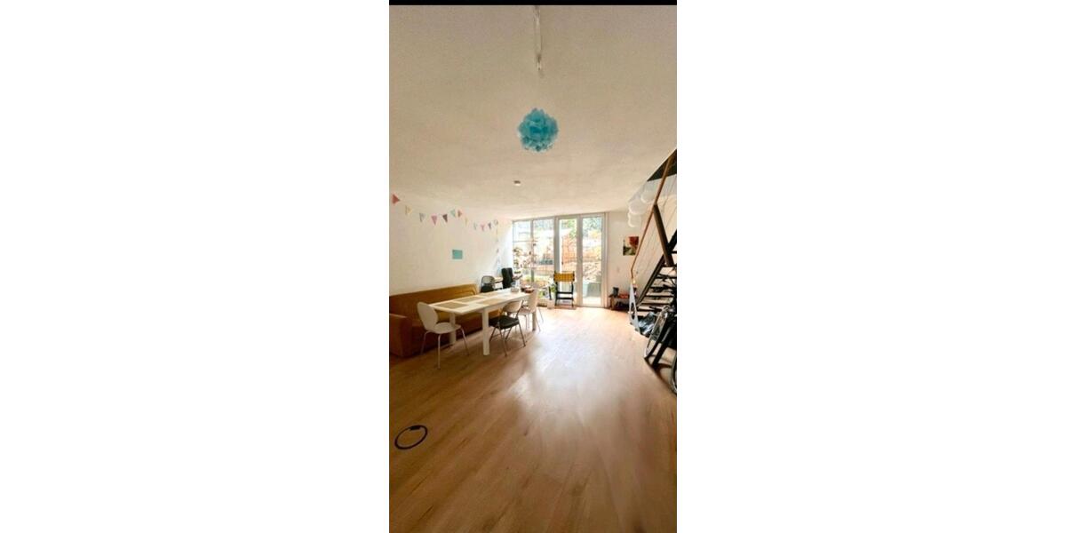 Erdgeschoßwohnung Collenberg - 8 Zimmer, 17 m&sup2;, 650&euro; | Angebot:25951788