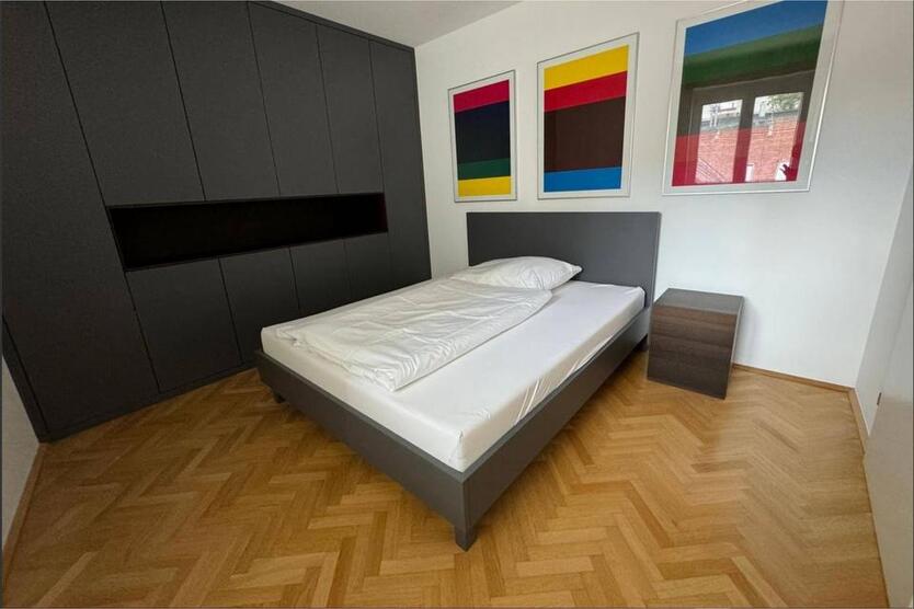 Kürzlich modernisierte Wohnung zur Miete verfügbar zimmer