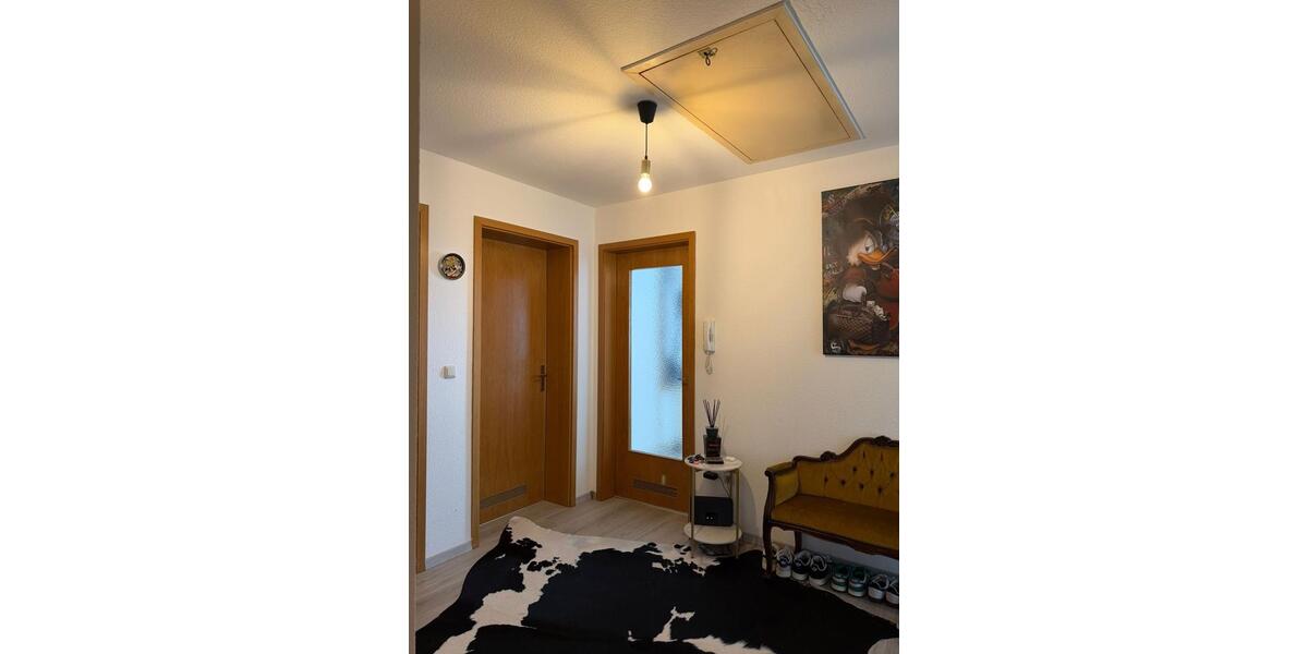Dachgeschoßwohnung Neuenmarkt - 1 Zimmer, 75 m&sup2;, 350&euro; | Angebot:26237268