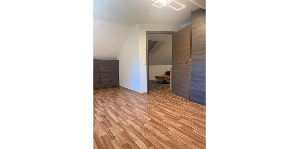 Dachgeschoßwohnung Triefenstein - 2 Zimmer, 58 m&sup2;, 890&euro; | Angebot:26617103