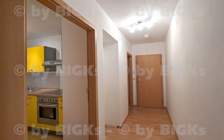 BIGKs: Suhl - Leninring - 2 Raum Wohnung Suhl,sep.Küche,Wannenbad, Balkon (-;)