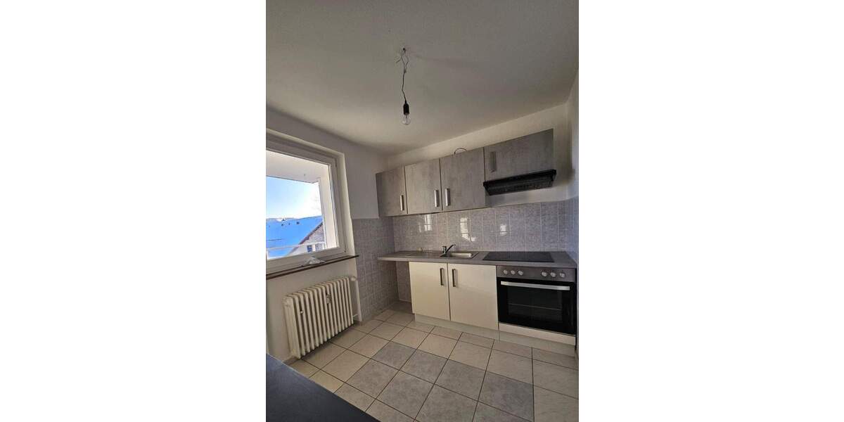 3. OG - FAHRSTUHL IM HAUS - Tolles großes Wohnzimmer, gemütliche Loggia - Tageslichtbad mit Wanne 2 zimmer