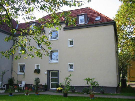 Wohn(t)raum: günstige 2-Zimmer-Dachgeschosswohnung zimmer