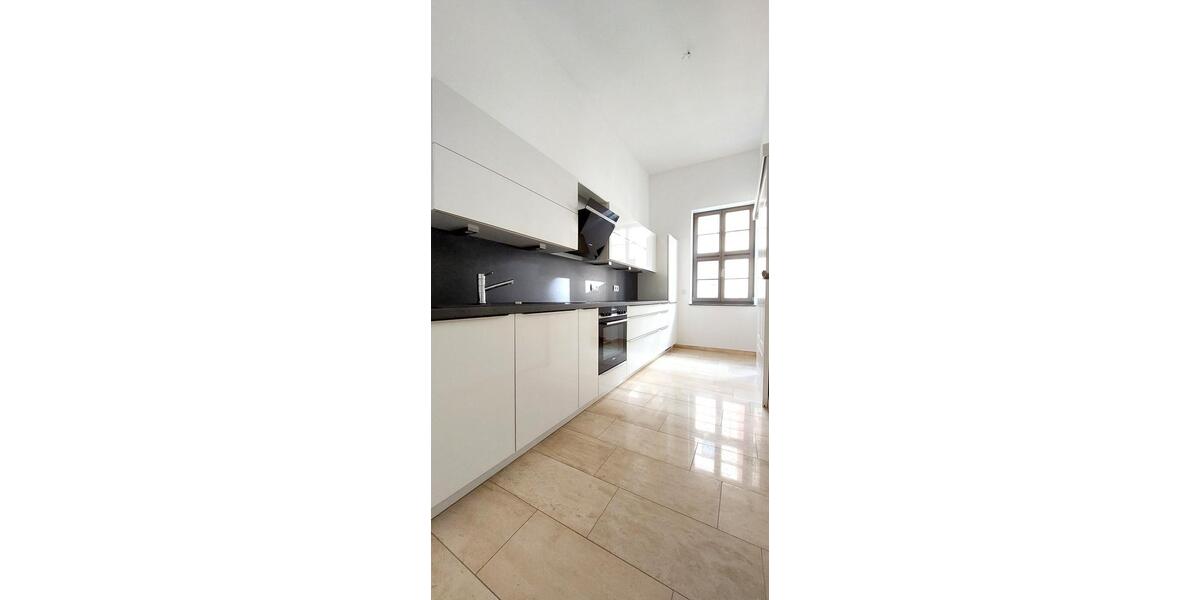 Dachgeschoßwohnung Dresden - 4 Zimmer, 157 m&sup2;, 2.716&euro; | Angebot:26252669