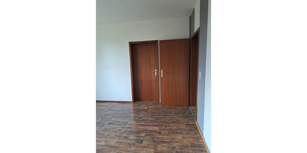 Erdgeschoßwohnung Staßfurt - 2.5 Zimmer, 53 m&sup2;, 330&euro; | Angebot:23661212