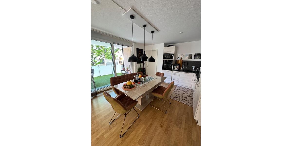 Erdgeschoßwohnung Herrenberg - 4.5 Zimmer, 105 m&sup2;, 1.950&euro; | Angebot:26415269
