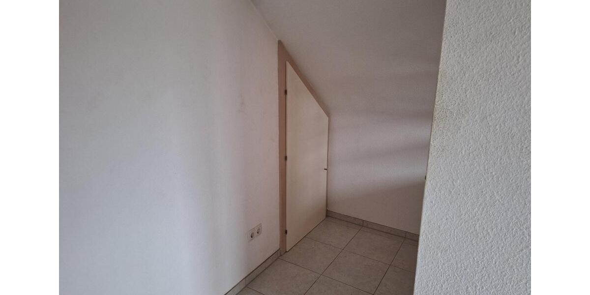 Dachgeschoßwohnung Schöllkrippen - 1 Zimmer, 9 m&sup2;, 450&euro; | Angebot:26416440